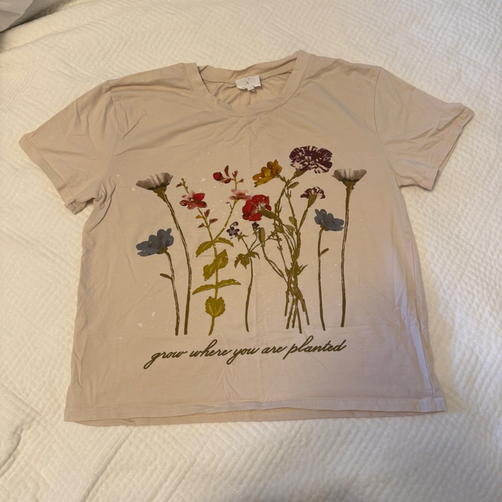 DANI AUSTIN x AMARYLLIS Flower tshirt